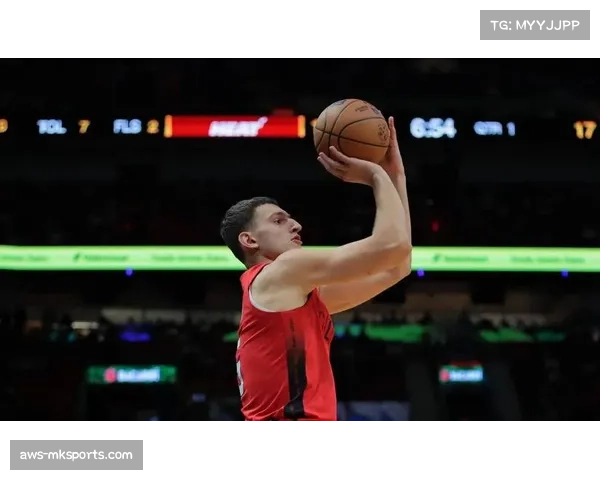 康宁汉姆半场高效砍下20分4助攻率活塞展现全面实力上演降维打击